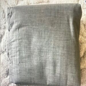 NWoT King size Bedskirt elegant in Light Gray
